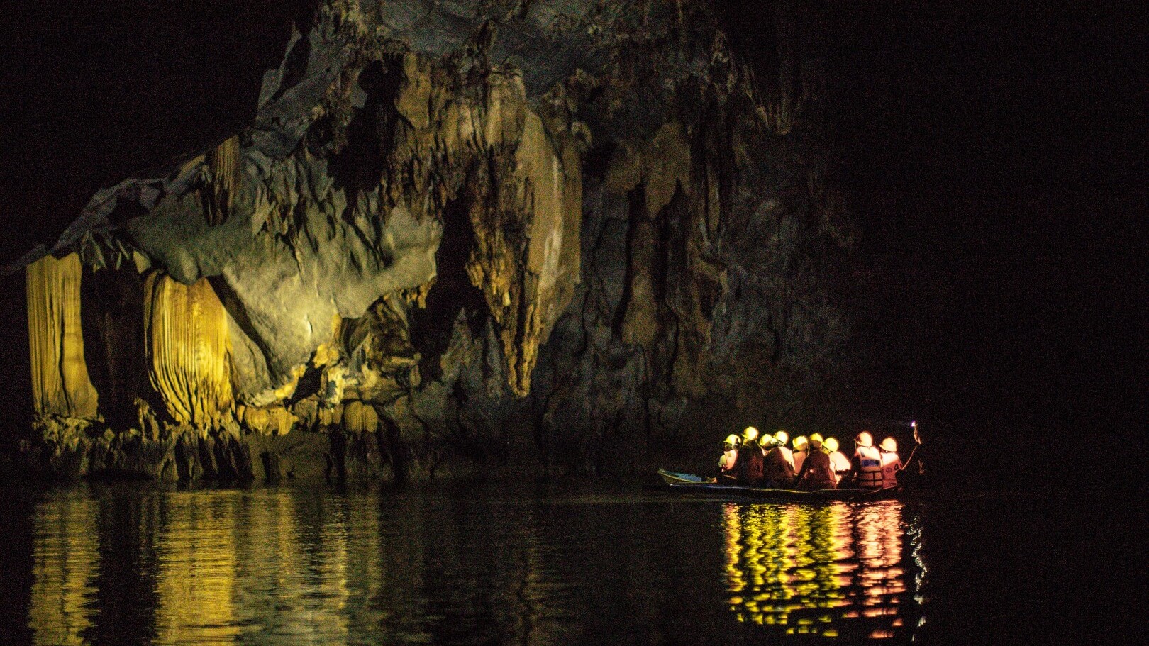 Puerto Princesa Subterranean River National Park, Palawan — Foto: Beautiful Destinations / Philippine Department of Tourism  