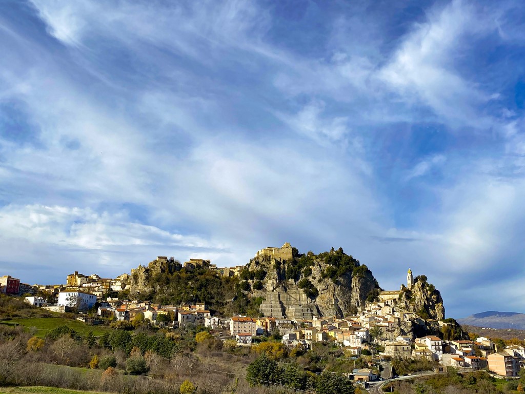 Zauberhafte Bergdörfer sprenkeln die Landschaft — Foto: Sviluppo Italia Molise