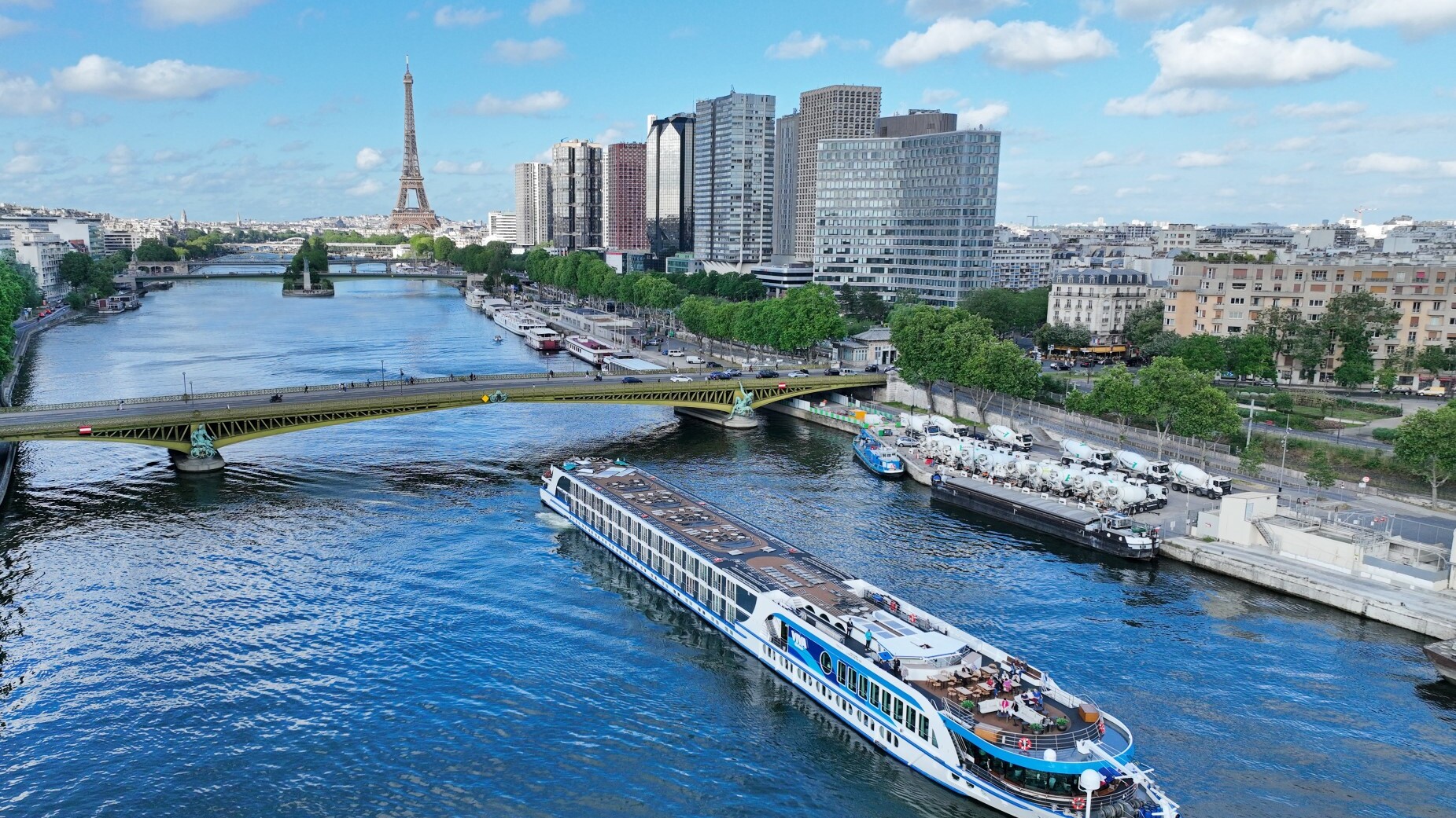 Die Viva Gloria in Paris — Foto: Viva Cruises