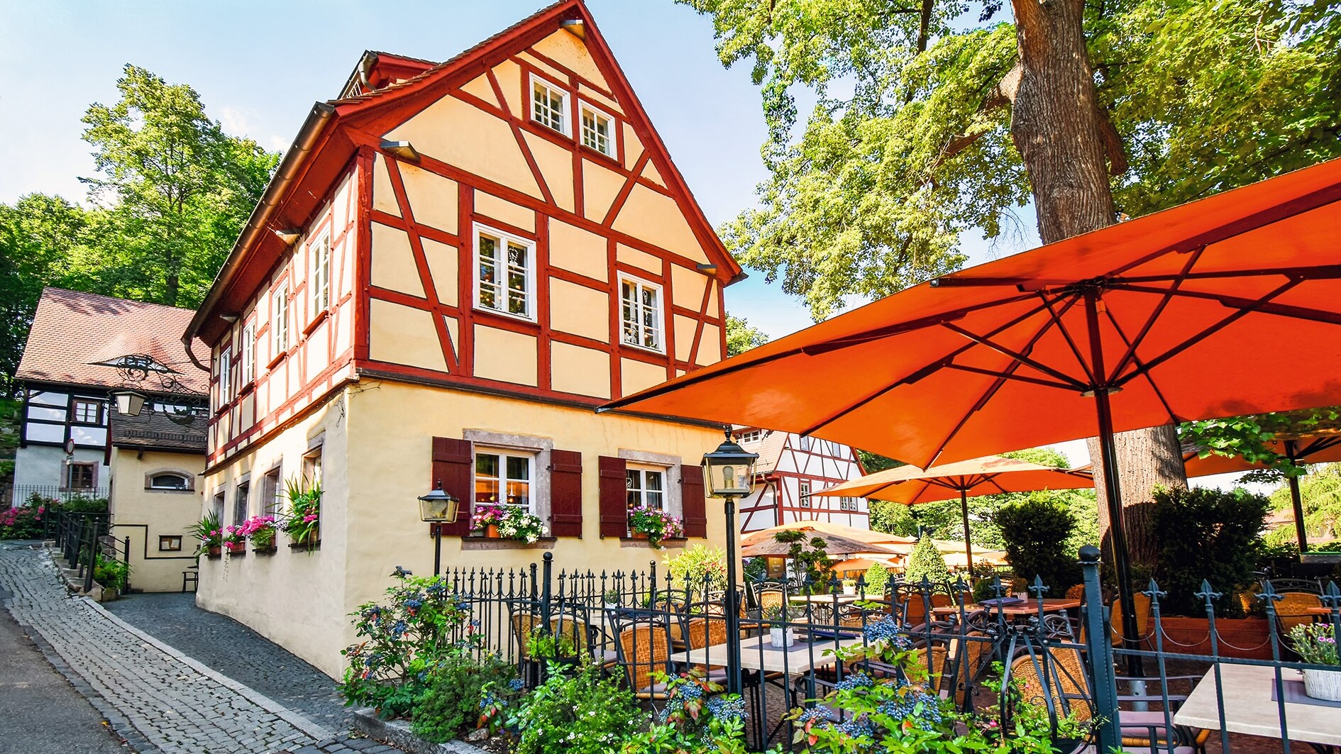 Altes Fachwerkhaus am Schlossberg — Foto: balipadma / Shutterstock