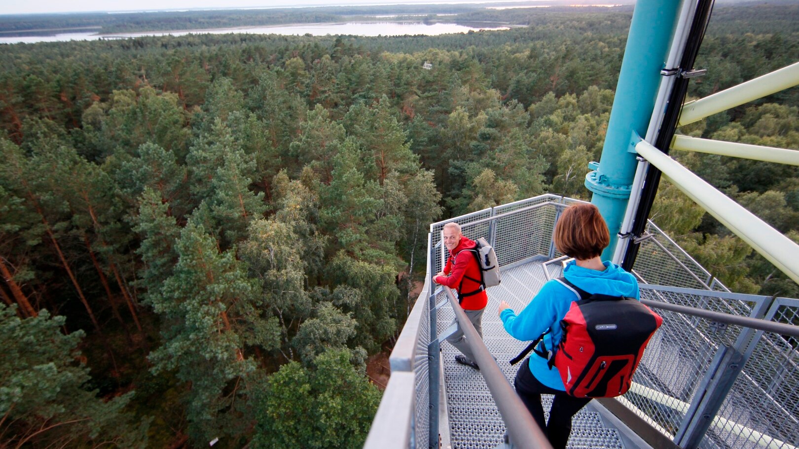 Ausblick vom Käflingsbergturm im Müritz Nationalpark auf die Mecklenburgische Seenplatte — Foto: outdoor-visions.com / TMV