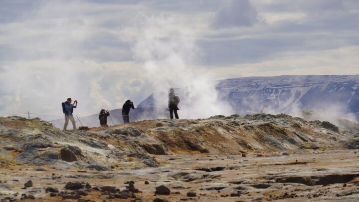 Das Geothermalgebiet Hverarönd lernen die Passagiere bei einem Tagesausflug kennen — Foto: Christiane Reitshammer