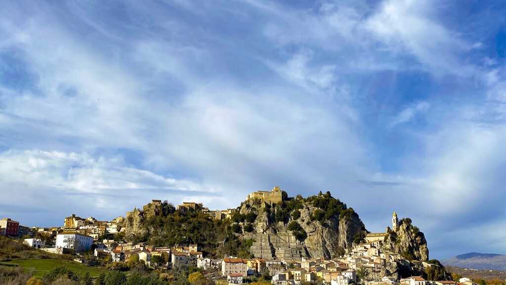 Zauberhafte Bergdörfer sprenkeln die Landschaft — Foto: Sviluppo Italia Molise