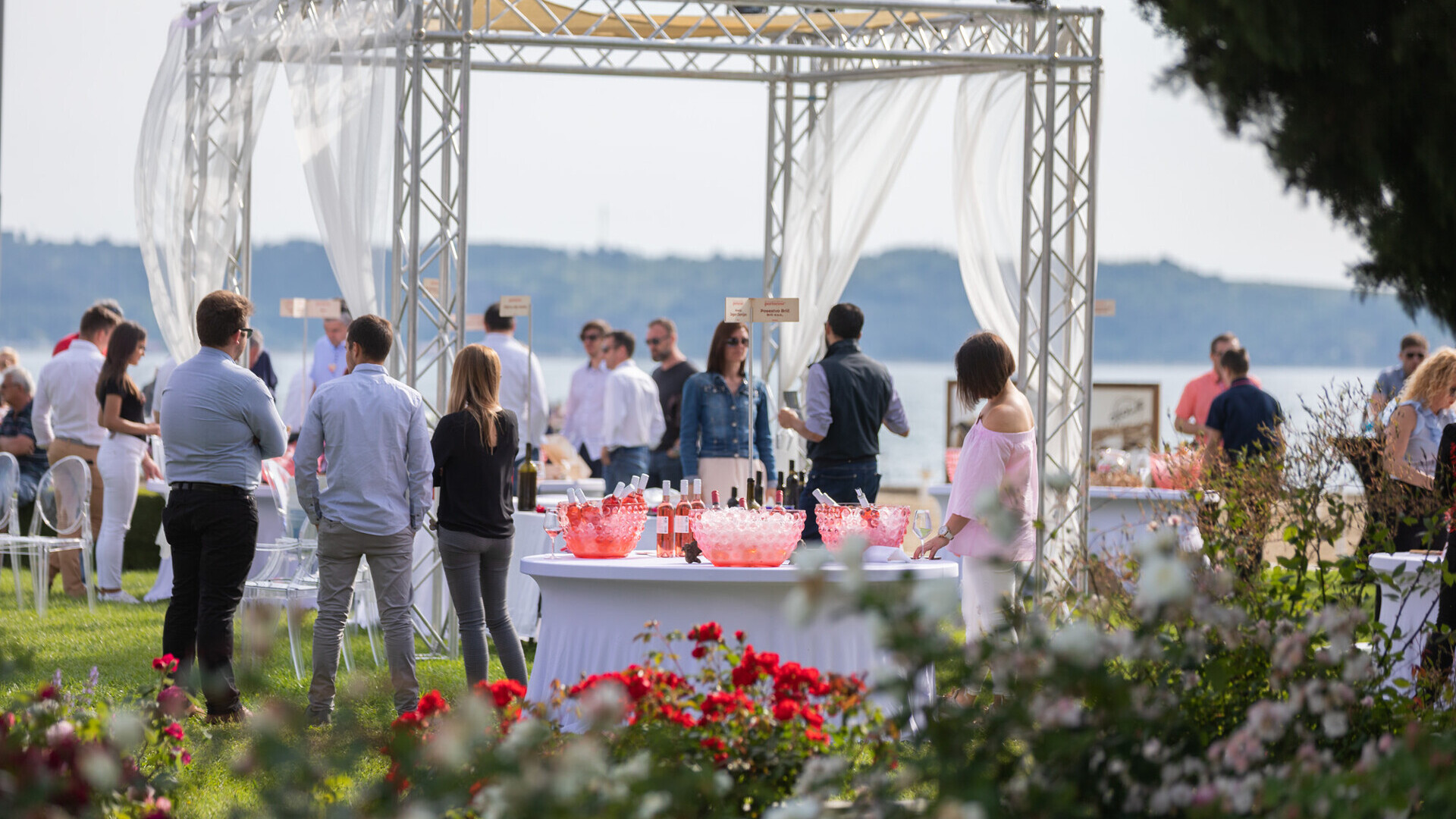 Das Roses und Rosé Festival im Rosengarten von Portorož  — Foto: Tourist Board Portorož