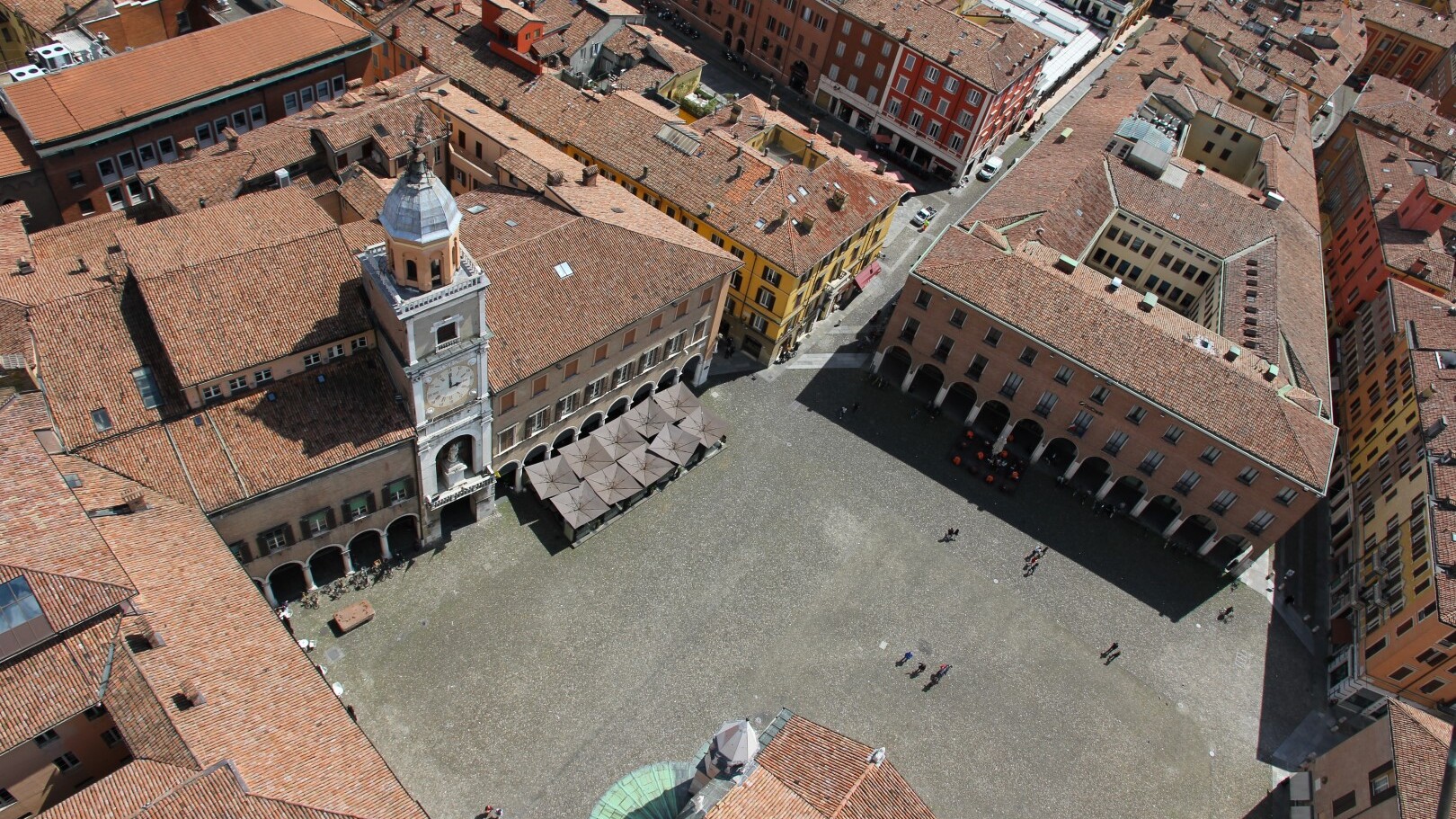 Modena, Piazza Grande   — Foto: pibi1967 / Openlib Emilia-Romagna  