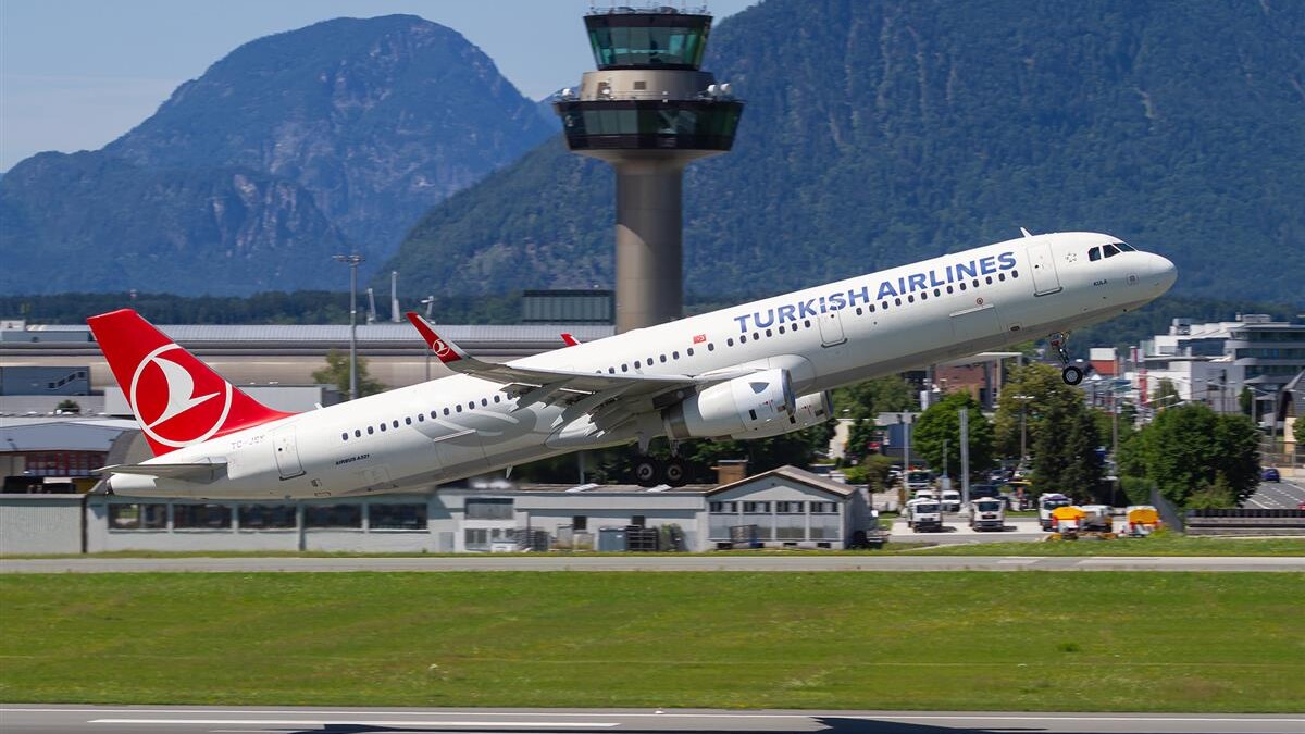 Turkish Airlines am Salzburg Airport   — Foto: Salzburg Airport  