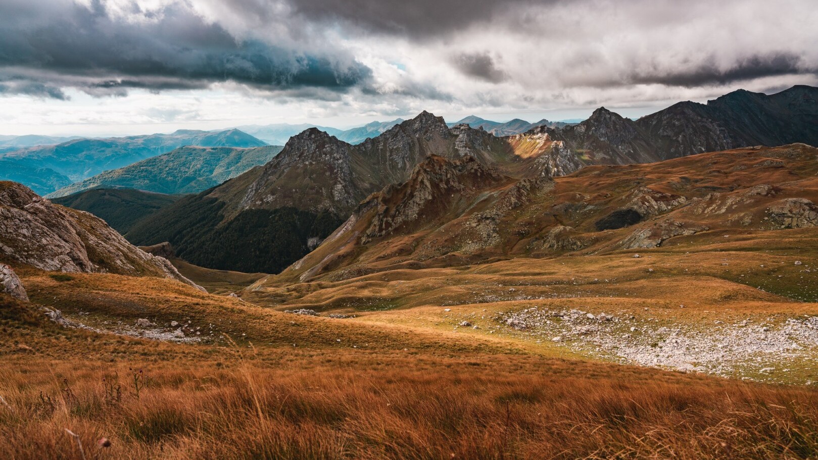 Entlang des High Scardus Trails   — Foto: Hauser Exkursionen / Zbulo!