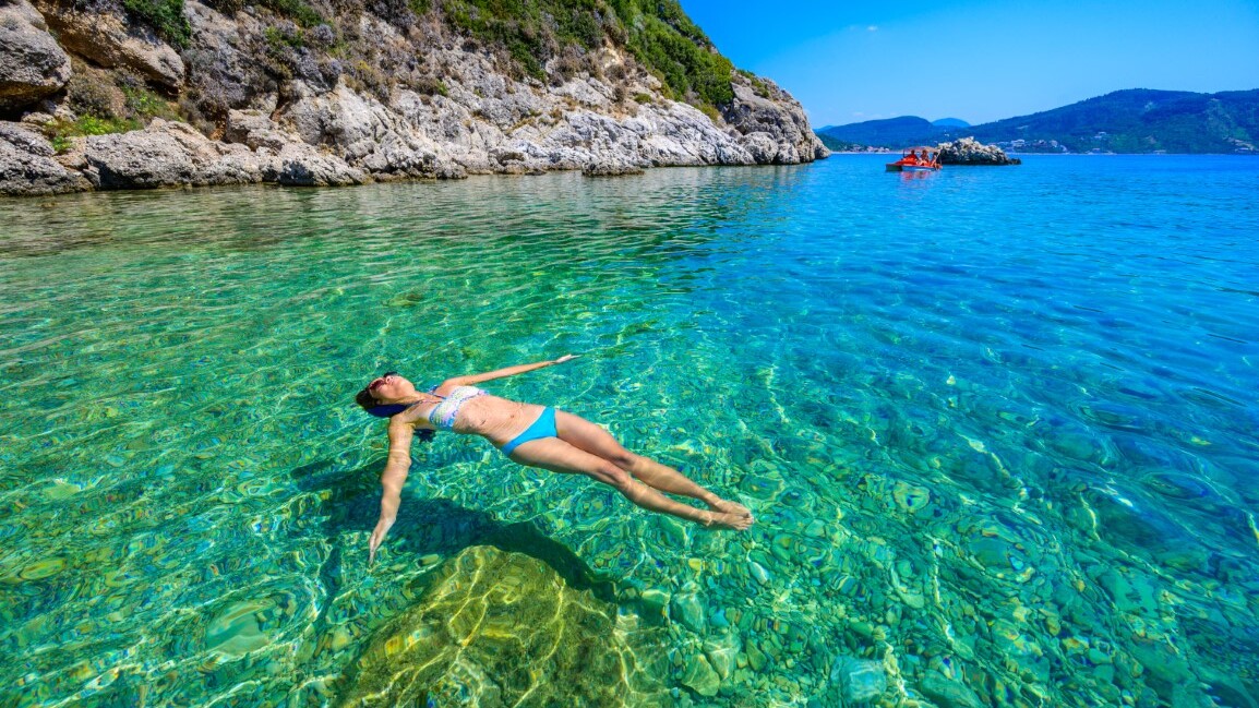 Sommerurlaub am Mittelmeer — Foto: Simon Dannhauer / shutterstock