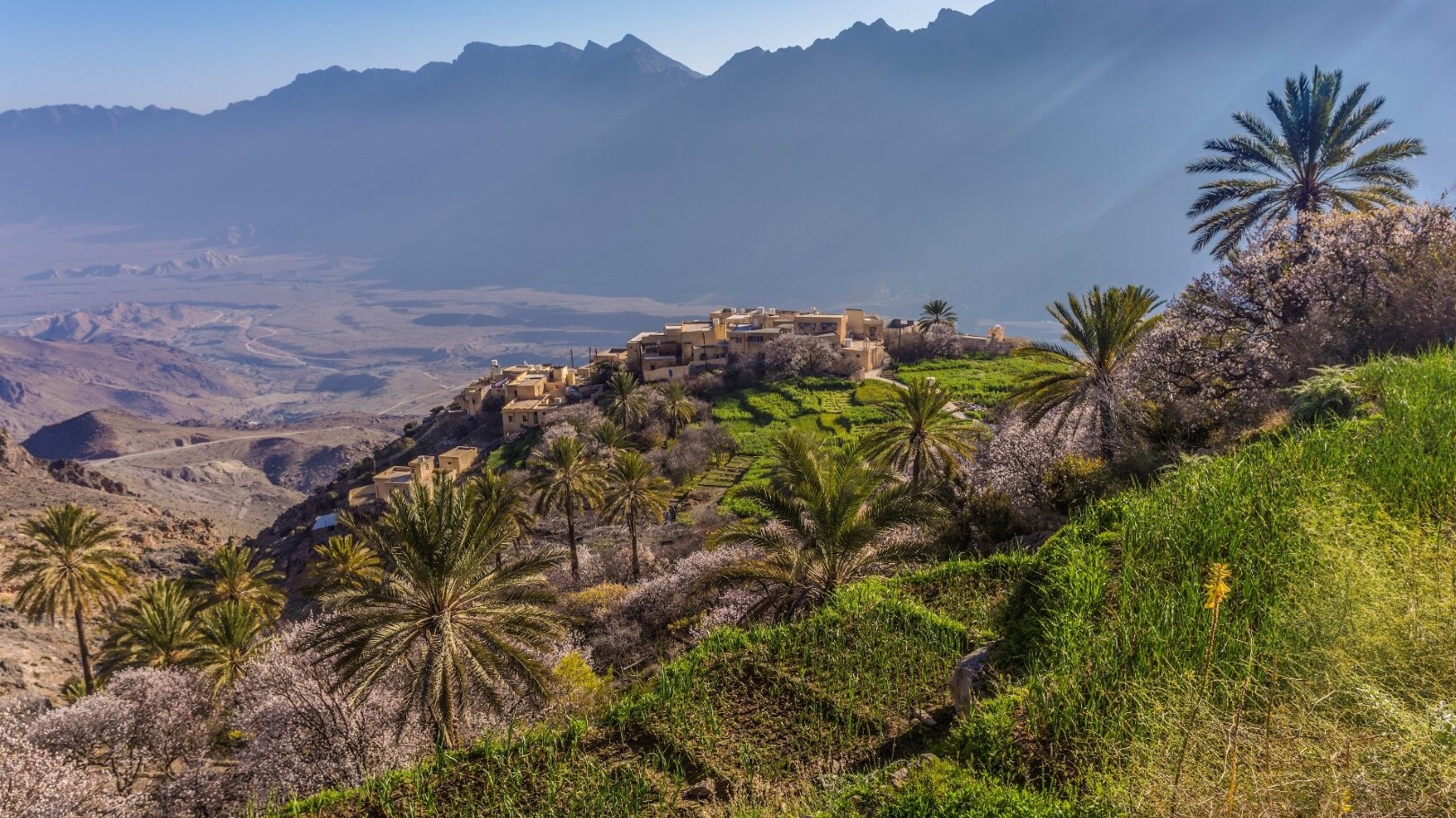 Blick auf das Berdorf Wakan   — Foto: Ministry of Heritage & Tourism Sultanate of Oman  