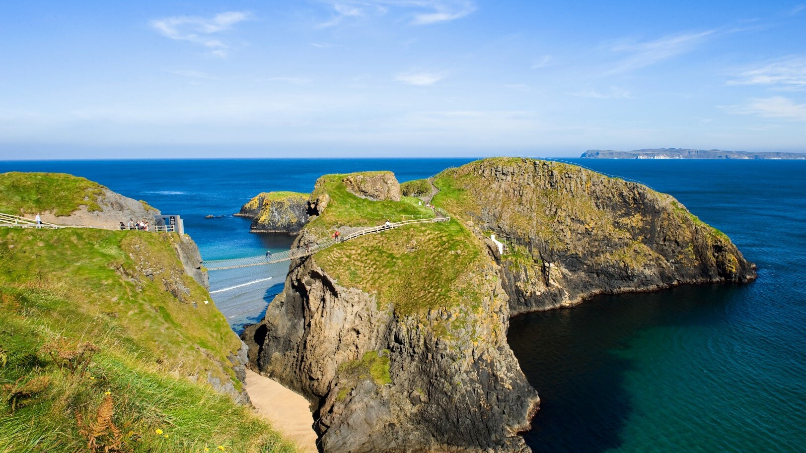 Carrick-a-Rede-Hängebrücke  — Foto: Tourism Ireland