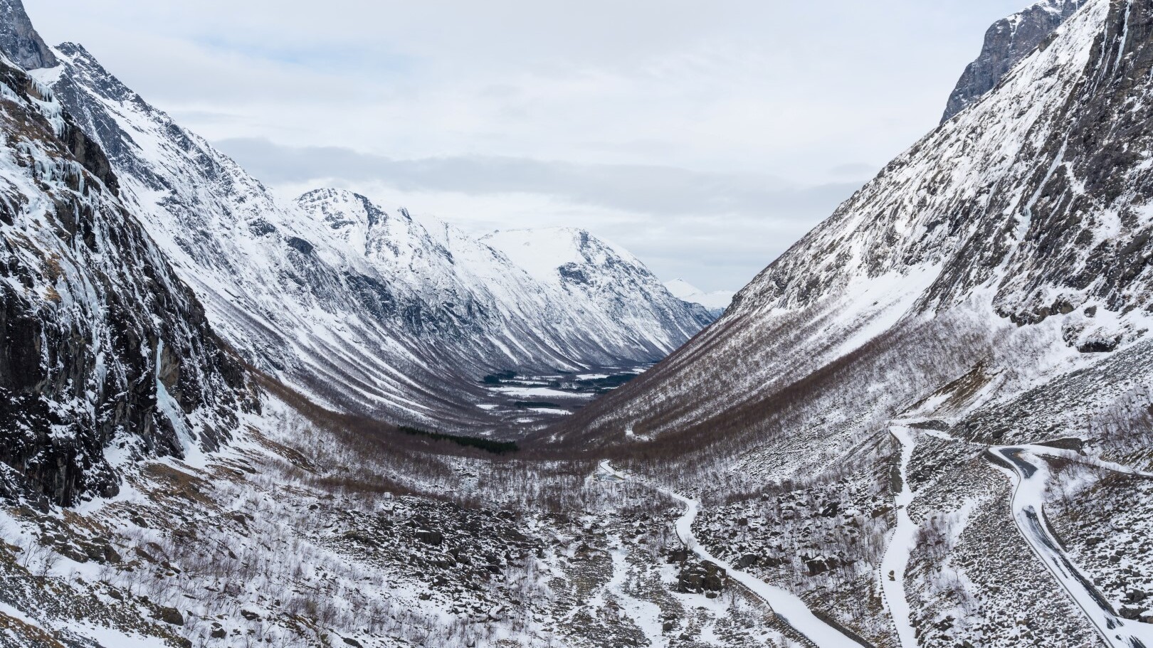 Trollstigen Road in Norwegen — Foto: Adobe Stock via Sunny Cars